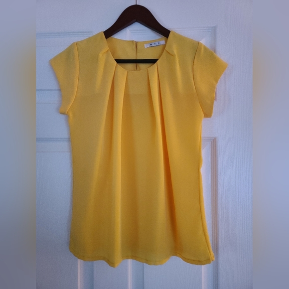 [EUC] Yellow Blouse Short Sleeve - Picture 1 of 4